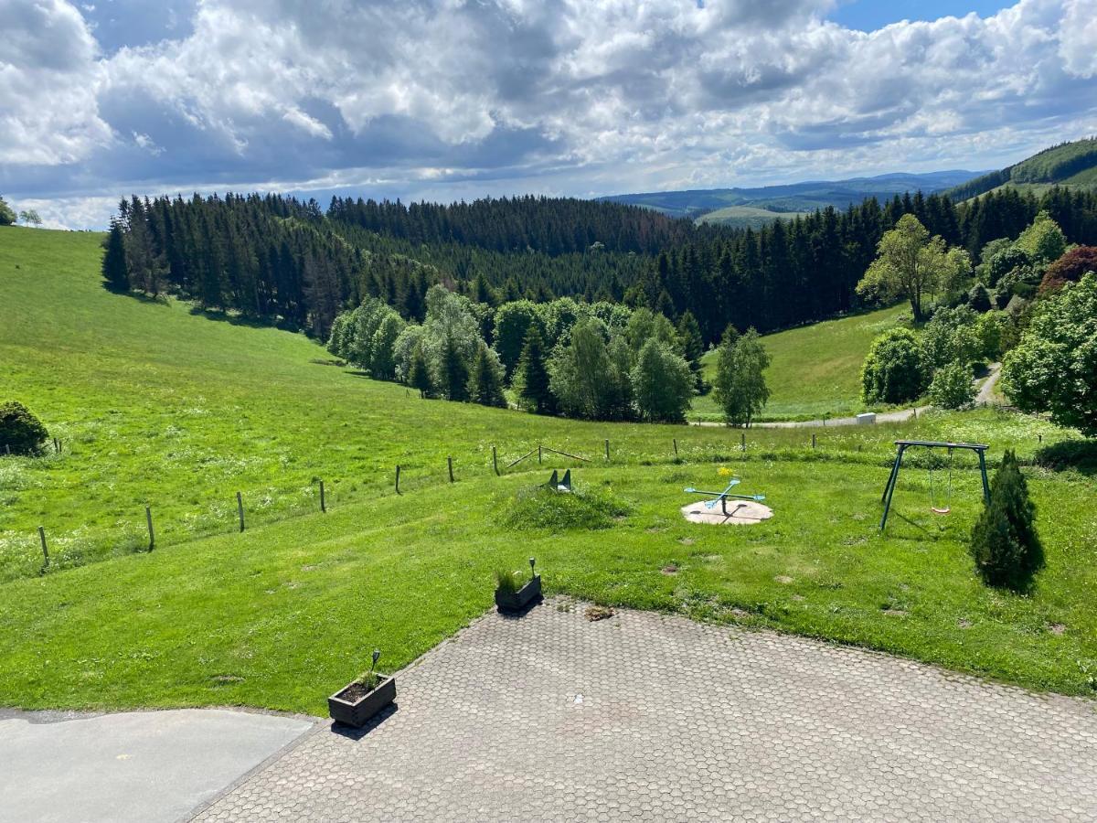 Berghotel Lenneplaetze Winterberg Eksteriør billede